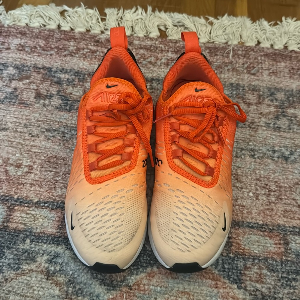NIKE WOMENS AIR MAX 270